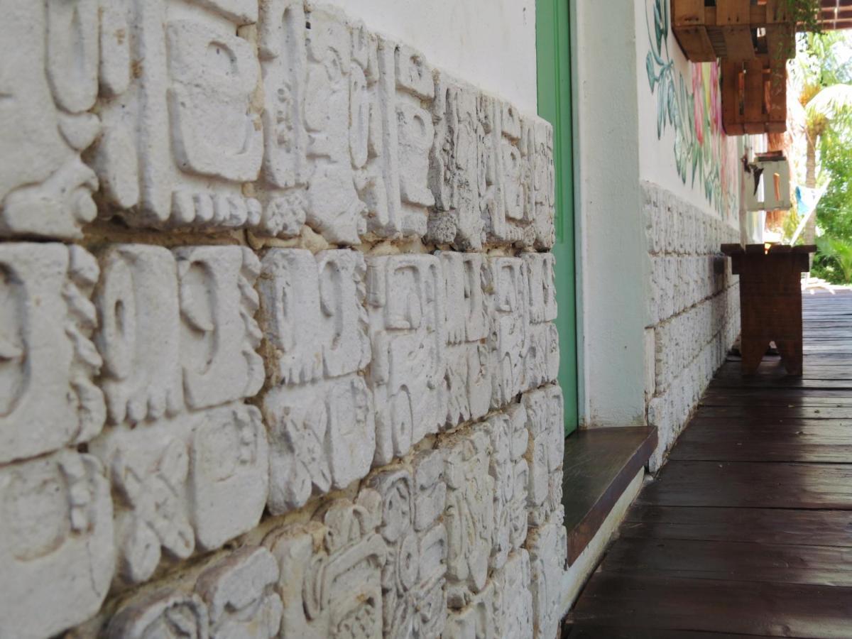 Art Maya Rooms ホルボックス島 エクステリア 写真